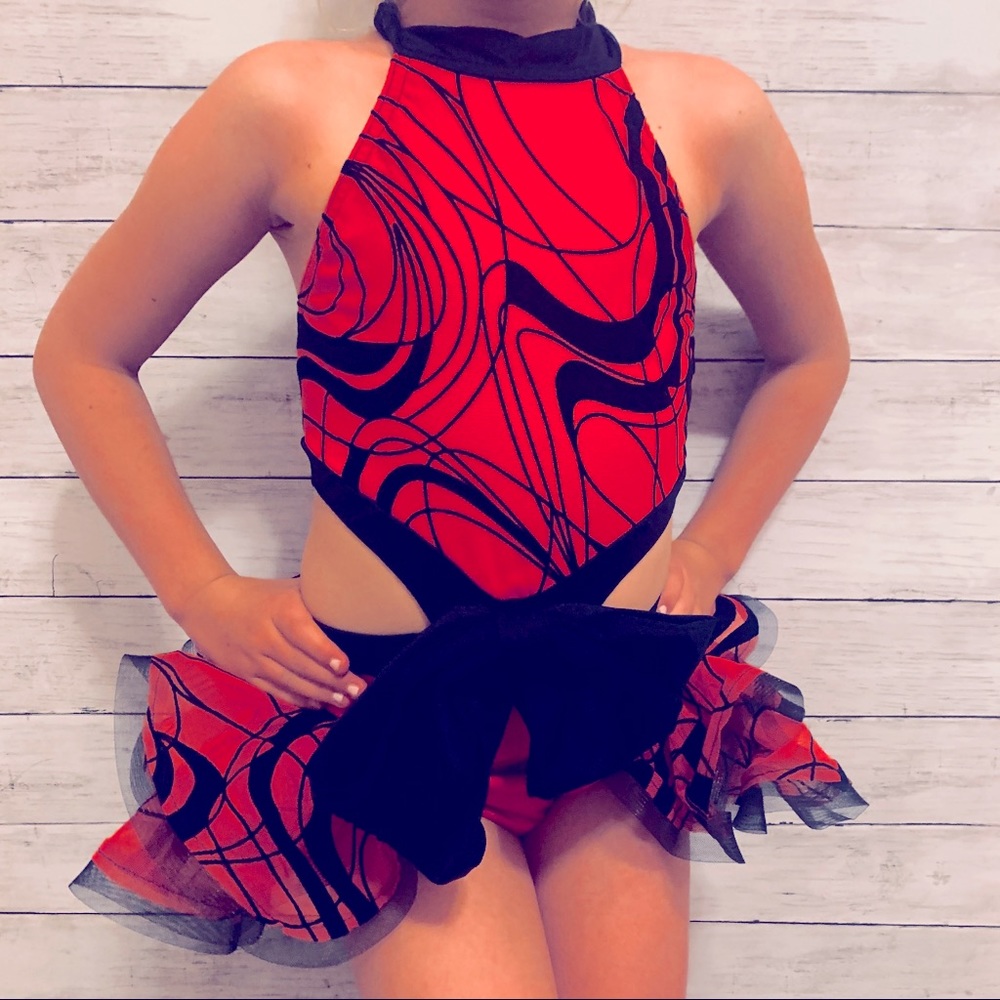 Red & Black Dance Costume - Jazz, Tap. Child med. Black velvet.Worn twice. Kellé